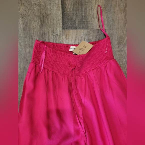 Elegant Pink Women's Pantsuit - Picture 5 of 11